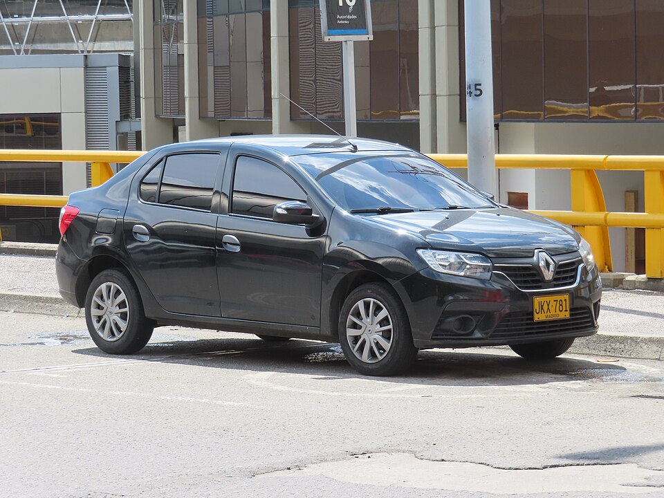 Фото модели Renault Logan; цвет и комплектация могут отличаться, это не автомобиль компании