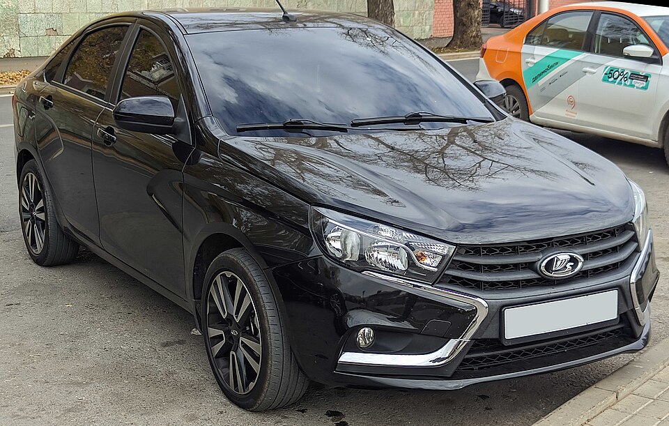 Фото модели Lada Vesta; цвет и комплектация могут отличаться, это не автомобиль компании